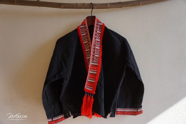 tribal Red Dao voor