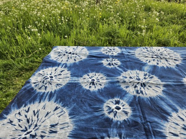 Tafelloper Indigo Waterdruppels zoom