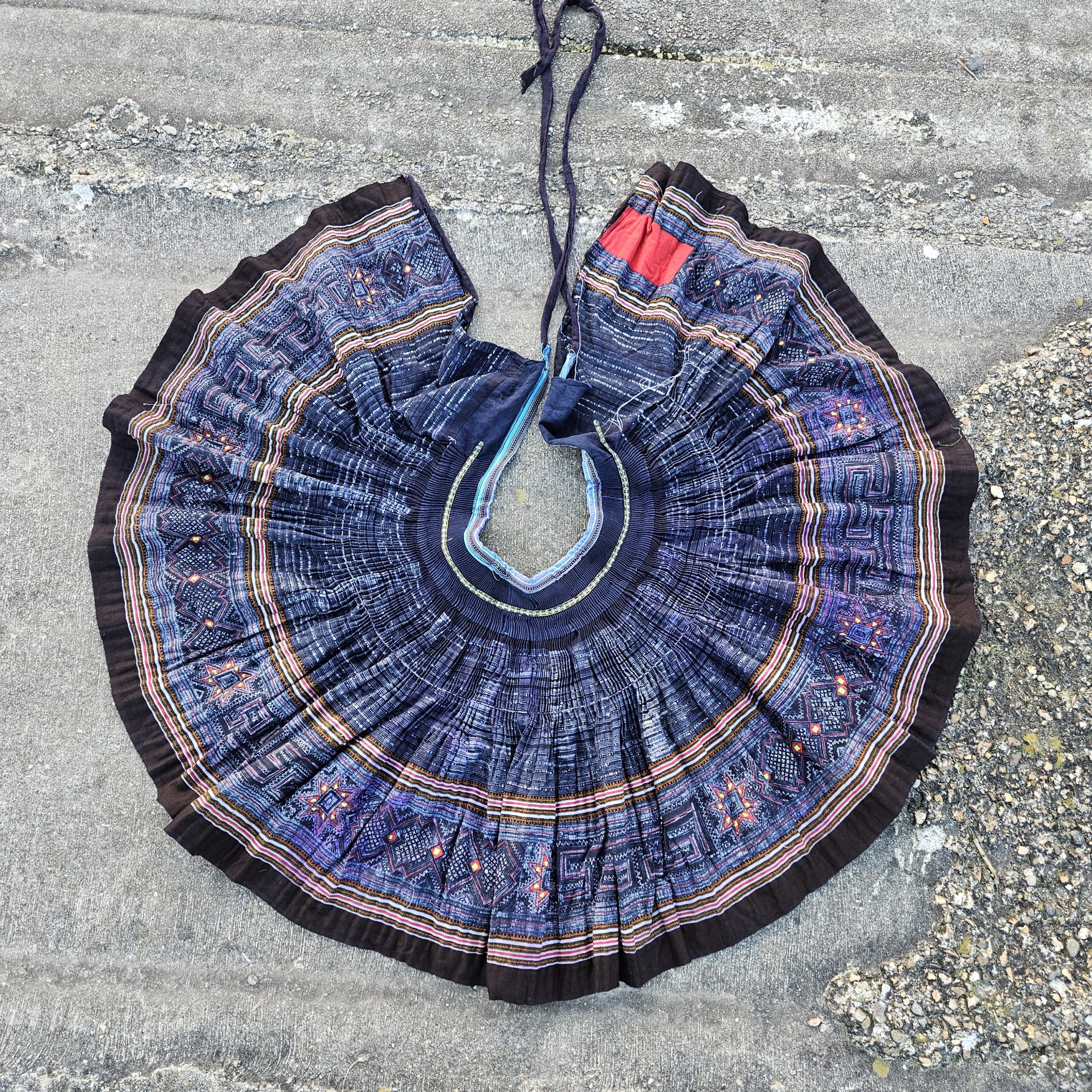 Plooirok Hmong 2409 grond